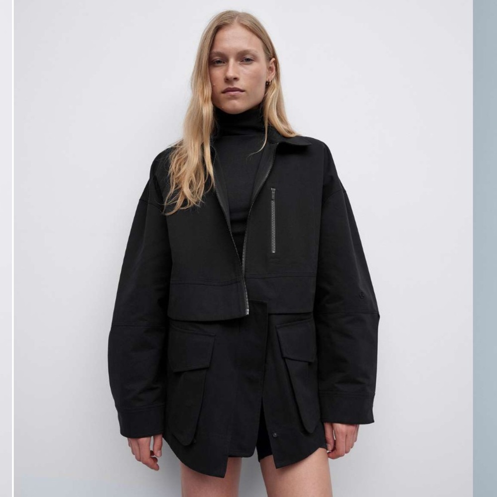 Lululemon Glyde 2-in-1 Adaptable Jacket
Black